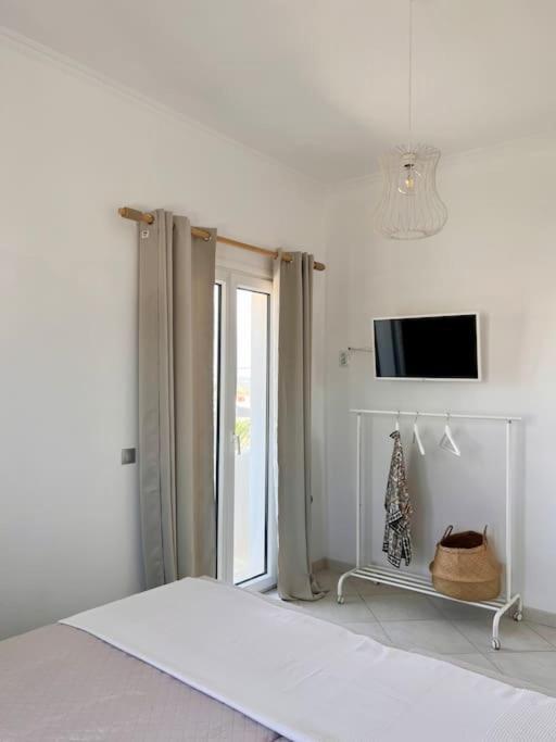 Theasis Apartments Adamantas  Esterno foto